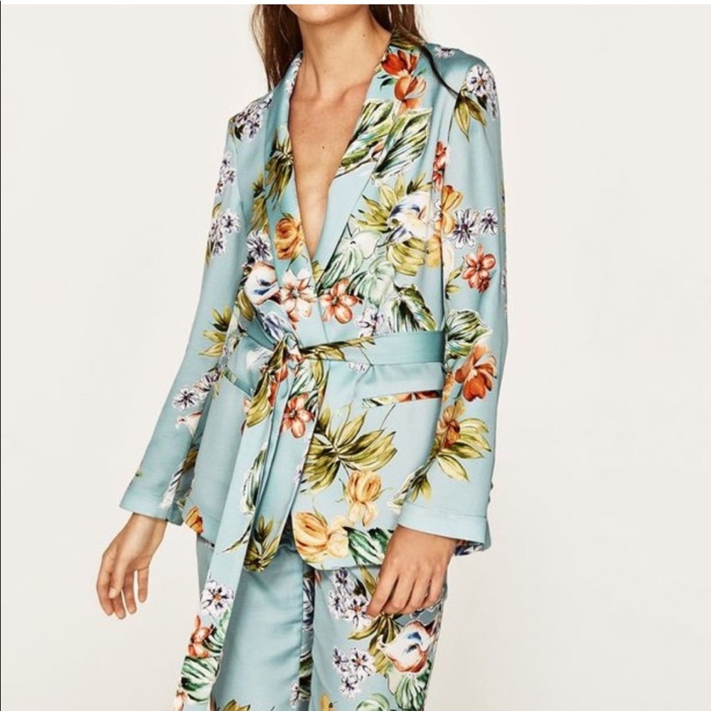 Blue Floral Zara Blazer with Lapel and Belt